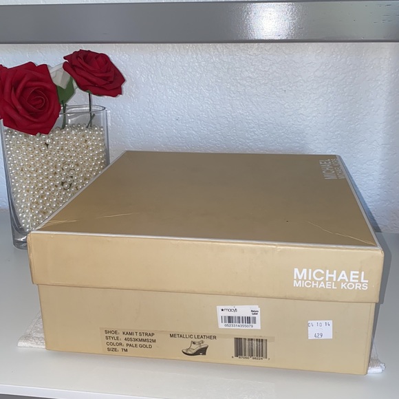 Micheal Kors Strap Wedges - Picture 15 of 15